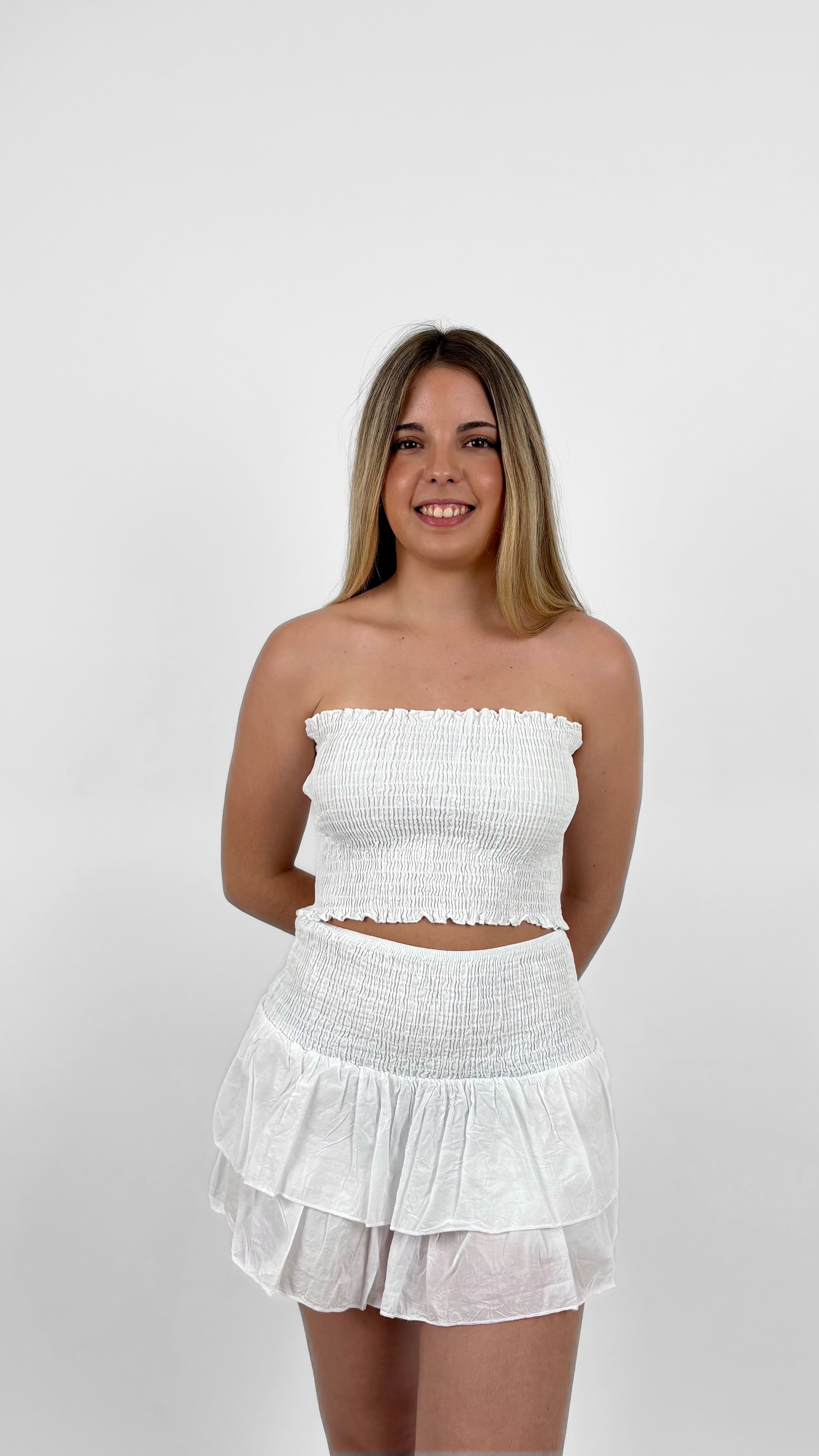 Minifalda pantalón volantes blanco