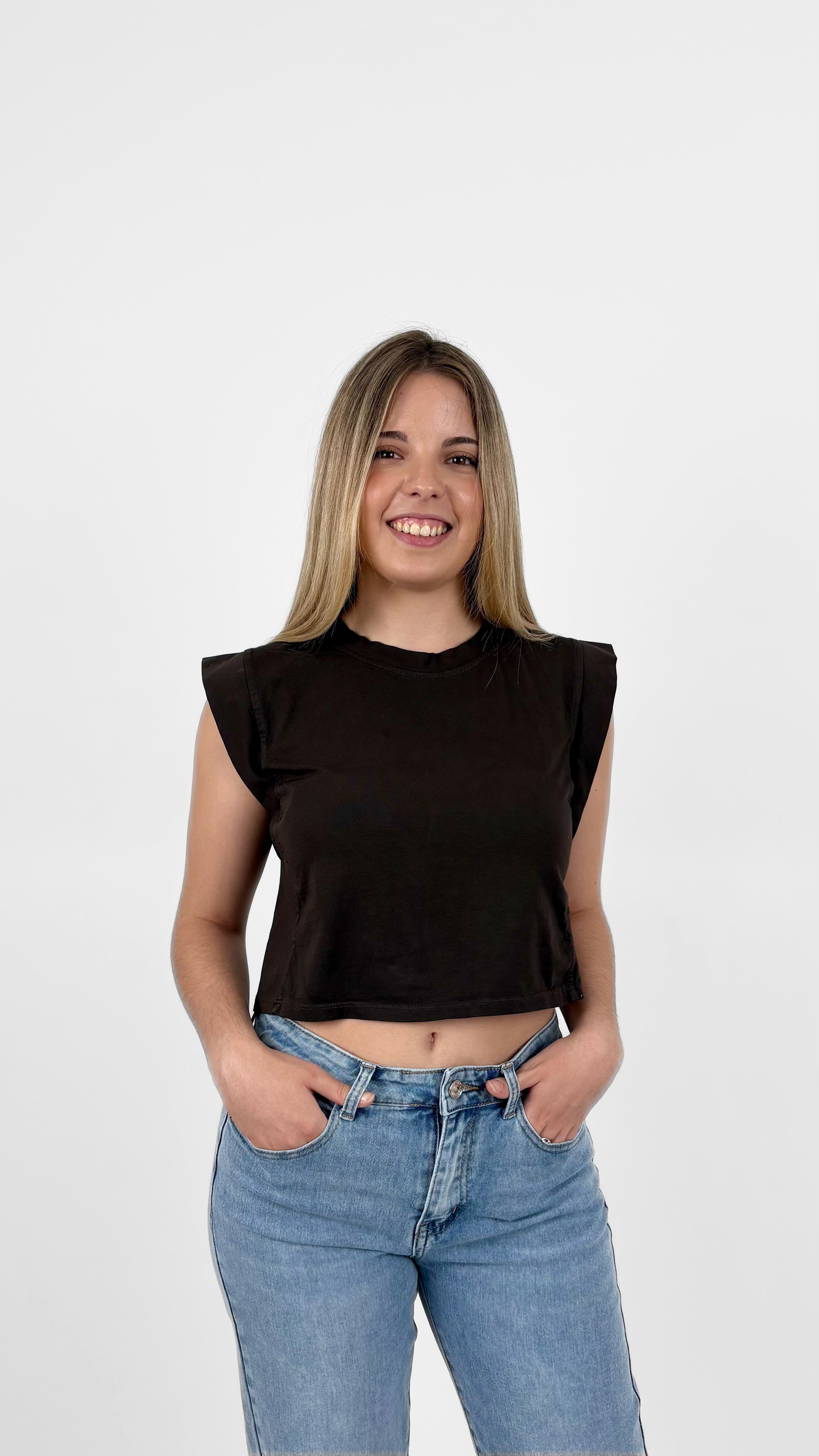 Top crop básico marrón