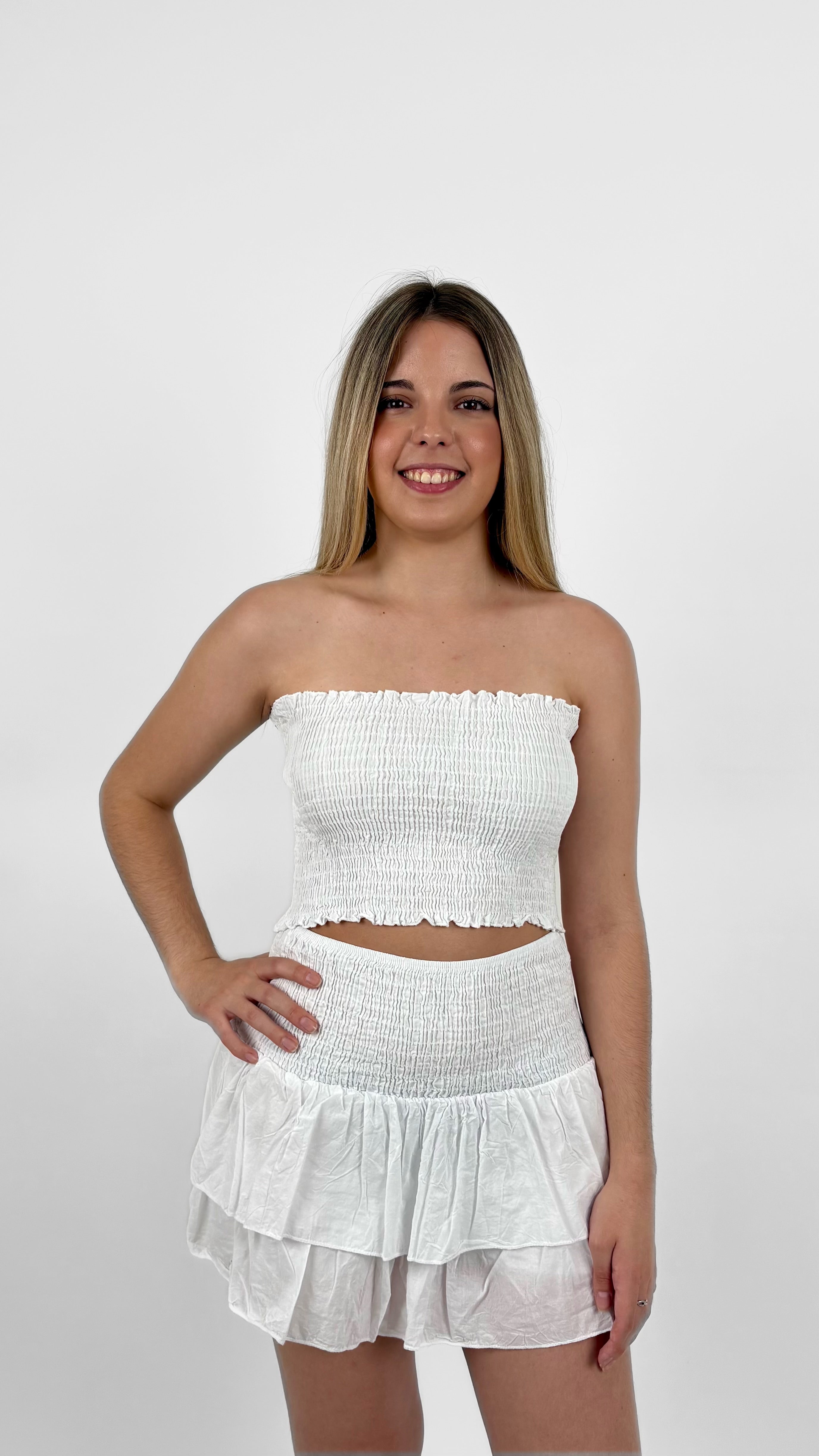 Minifalda pantalón volantes blanco