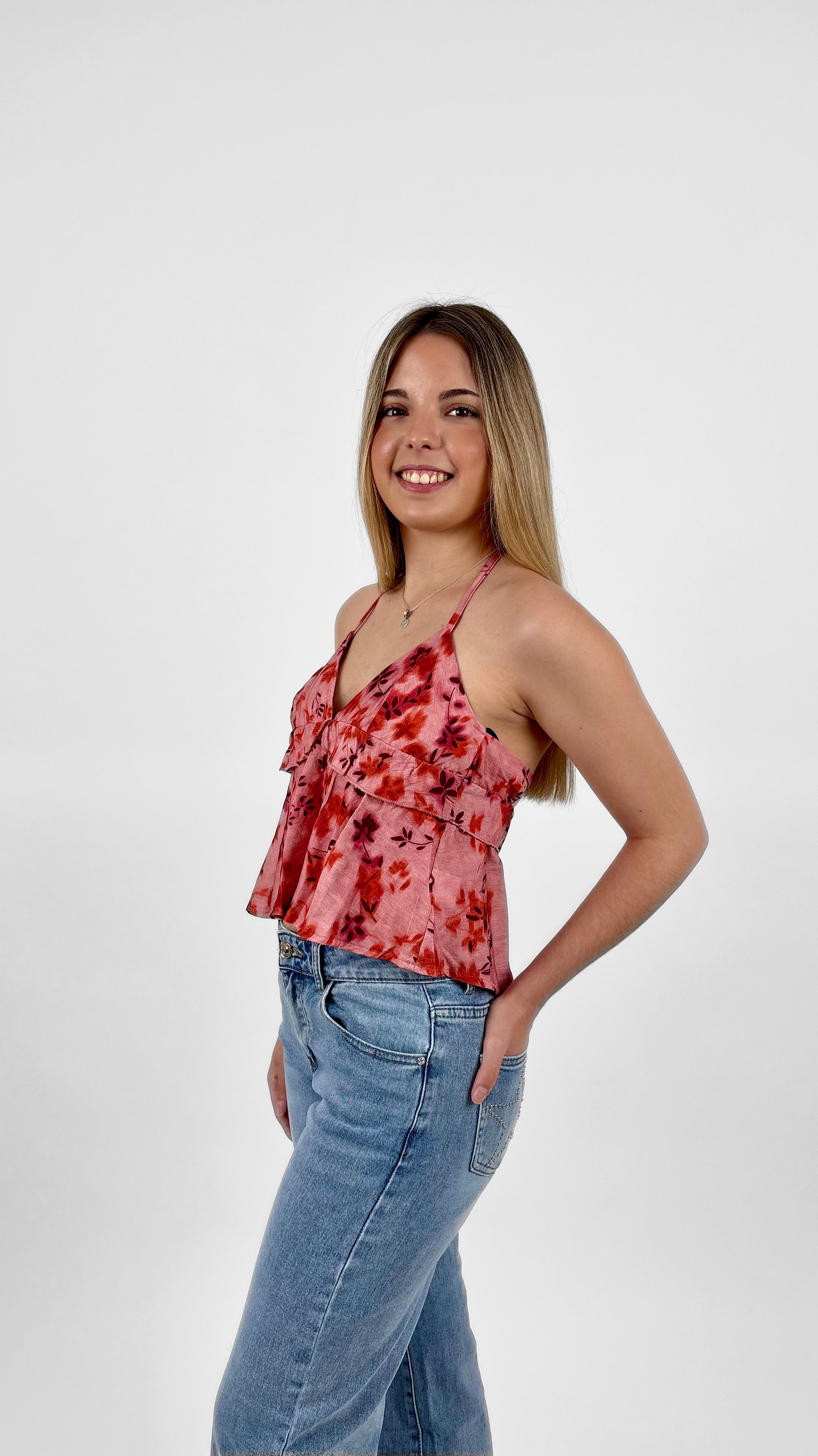 Pantalón vaquero con estrella de tachuelas